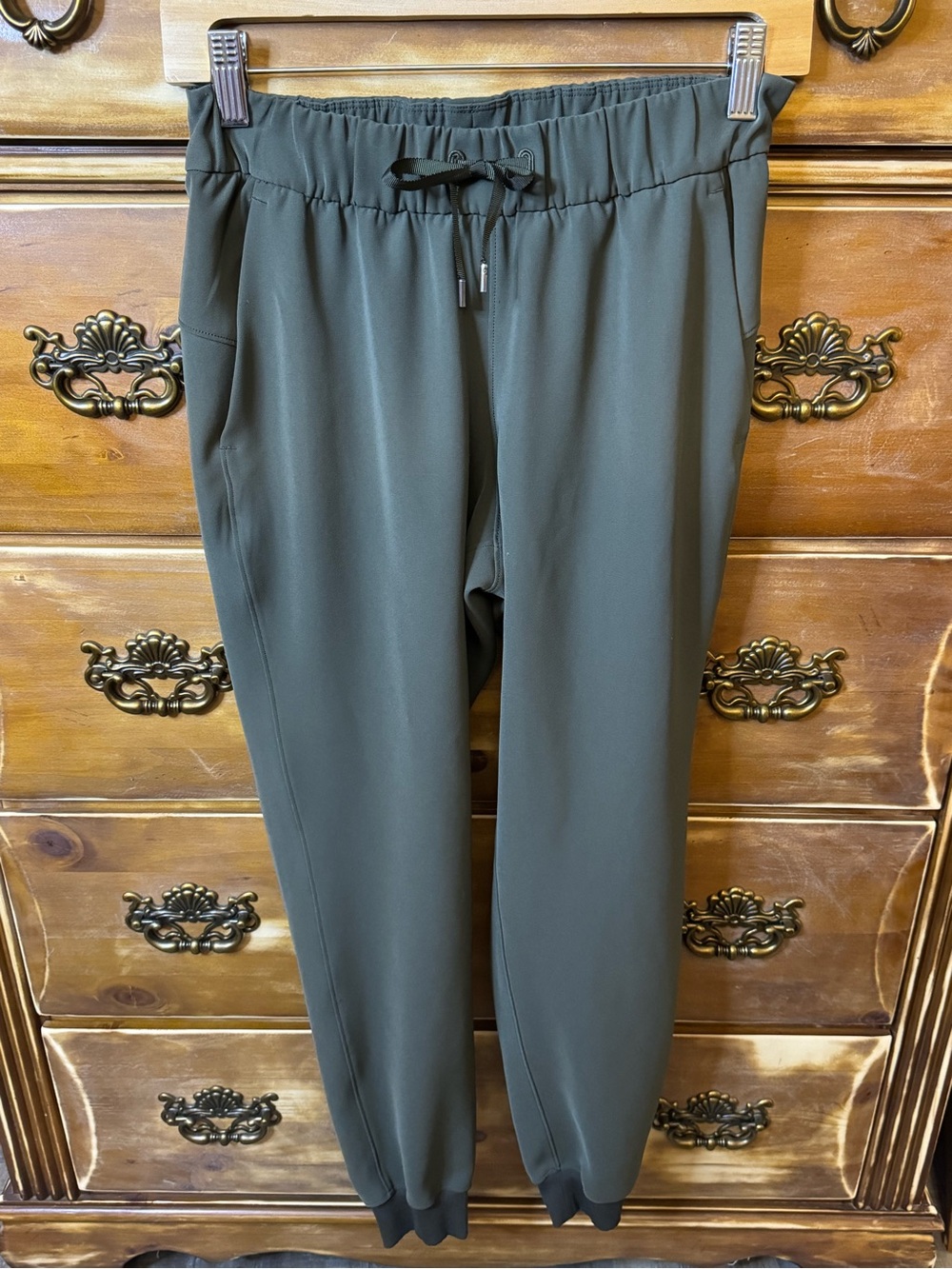 Lululemon Stretch High-Rise Joggers Olive Green Size 4 NWOT